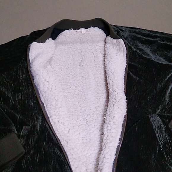 MYSTREE Olive Green Velvet Jacket - Picture 5 of 6